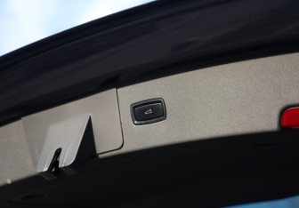 Подержанный автомобиль Porsche Cayenne 2019 года (33 фото)