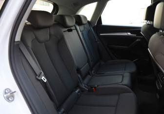 Подержанный автомобиль Audi Q5 2022 года (11 фото)