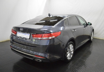 Подержанный автомобиль Kia Optima Sedan 2017 года (5 фото)