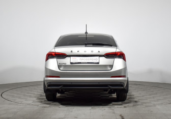 Подержанный автомобиль Skoda Rapid Liftback 2020 года (6 фото)