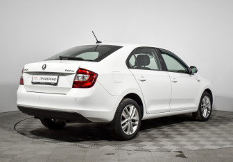 Подержанный автомобиль Skoda Rapid Liftback 2018 года (5 фото)