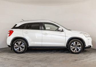 Подержанный автомобиль Citroen C4 Aircross 2014 года (4 фото)