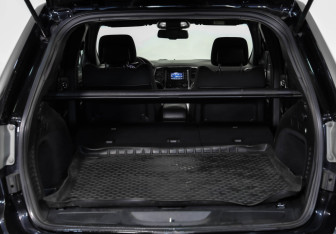 Подержанный автомобиль Jeep Grand Cherokee 2013 года (33 фото)
