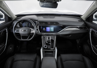 Подержанный автомобиль Geely Atlas Pro 2023 года (10 фото)