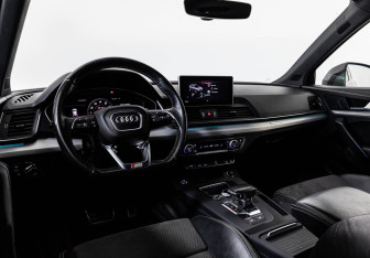 Подержанный автомобиль Audi Q5 2017 года (19 фото)