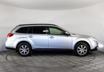 Подержанный автомобиль Subaru Outback Wagon 2012 года (4 фото)
