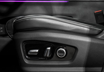 Подержанный автомобиль Jaecoo J7 2023 года (11 фото)