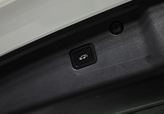 Подержанный автомобиль Changan UNI-K 2022 года (23 фото)