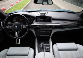 Подержанный автомобиль BMW X5 M 2017 года (16 фото)