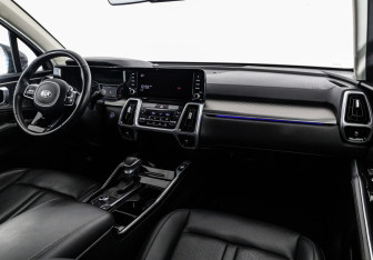 Подержанный автомобиль Kia Sorento 2021 года (9 фото)