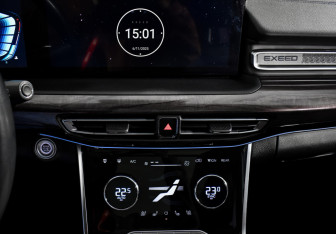 Подержанный автомобиль Exeed VX 2023 года (19 фото)