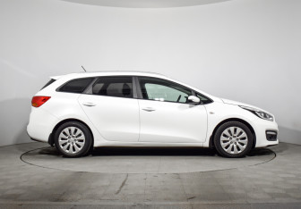 Подержанный автомобиль Kia Ceed Wagon 2016 года (4 фото)