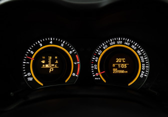 Подержанный автомобиль Toyota Corolla Sedan 2012 года (12 фото)