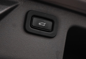 Подержанный автомобиль Land Rover Discovery Sport 2020 года (38 фото)