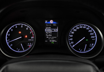 Подержанный автомобиль Toyota Camry Sedan 2018 года (20 фото)