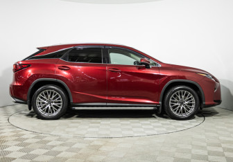 Подержанный автомобиль Lexus RX 2016 года (4 фото)