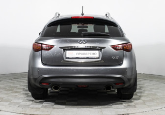 Подержанный автомобиль Infiniti FX 2012 года (6 фото)