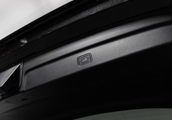 Подержанный автомобиль Lynk&Co 09 2023 года (35 фото)