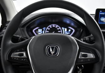 Подержанный автомобиль Changan Alsvin 2023 года (16 фото)
