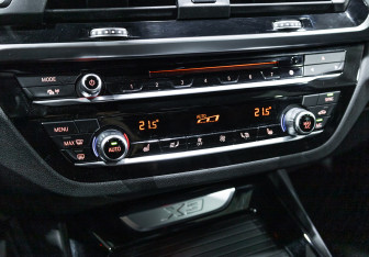 Подержанный автомобиль BMW X3 2019 года (25 фото)