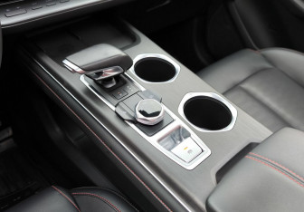 Подержанный автомобиль Changan UNI-S 2024 года (22 фото)