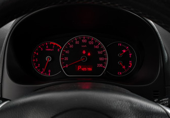 Подержанный автомобиль Suzuki SX4 Hatchback 2006 года (17 фото)