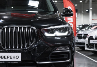 Подержанный автомобиль BMW X5 2019 года (5 фото)