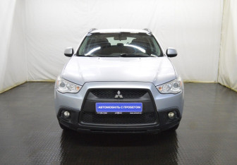 Подержанный автомобиль Mitsubishi ASX 2010 года (2 фото)