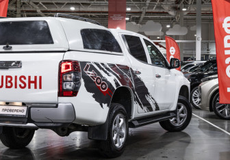 Подержанный автомобиль Mitsubishi L200 2022 года (9 фото)