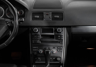 Подержанный автомобиль Volvo XC90 2013 года (14 фото)