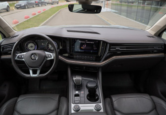 Подержанный автомобиль Volkswagen Touareg 2018 года (12 фото)