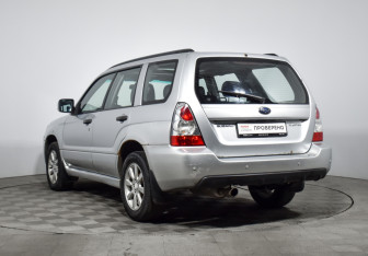 Подержанный автомобиль Subaru Forester Suv 2007 года (7 фото)