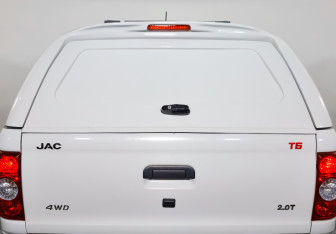 Подержанный автомобиль JAC T6 2022 года (24 фото)