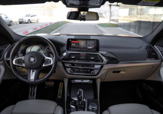 Подержанный автомобиль BMW X4 2019 года (13 фото)