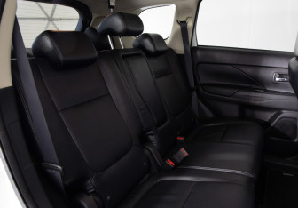 Подержанный автомобиль Mitsubishi Outlander 2015 года (20 фото)