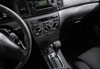 Подержанный автомобиль Toyota Corolla Sedan 2006 года (16 фото)