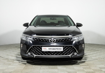 Подержанный автомобиль Toyota Camry Sedan 2018 года (2 фото)