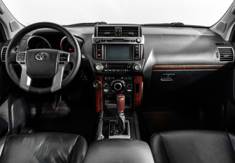 Подержанный автомобиль Toyota Land Cruiser Prado 2015 года (16 фото)
