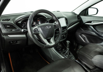 Подержанный автомобиль LADA (ВАЗ) Vesta Sedan 2018 года (11 фото)