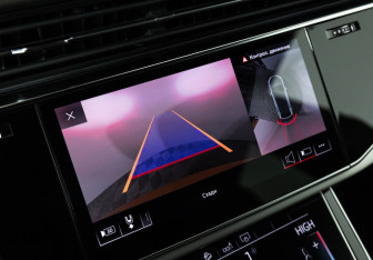 Подержанный автомобиль Audi Q8 2019 года (18 фото)