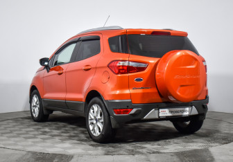 Подержанный автомобиль Ford EcoSport 2015 года (7 фото)