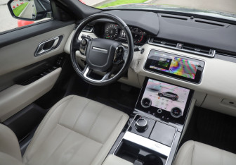 Подержанный автомобиль Land Rover Range Rover Velar 2017 года (10 фото)