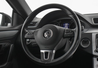 Подержанный автомобиль Volkswagen Passat CC 2012 года (14 фото)