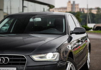 Подержанный автомобиль Audi A4 Sedan 2013 года (2 фото)