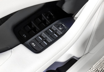 Подержанный автомобиль Jaguar I-Pace 2019 года (10 фото)