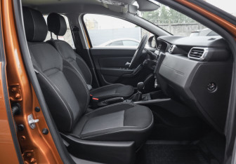 Подержанный автомобиль Renault Duster 2021 года (24 фото)