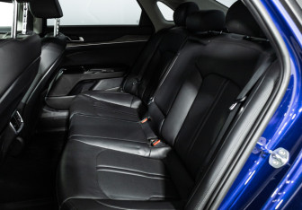 Подержанный автомобиль Kia K5 2021 года (11 фото)