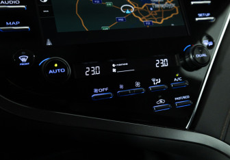 Подержанный автомобиль Toyota Camry Sedan 2020 года (18 фото)