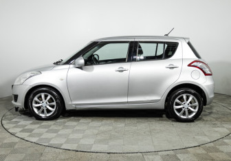 Подержанный автомобиль Suzuki Swift Hatchback 2011 года (8 фото)