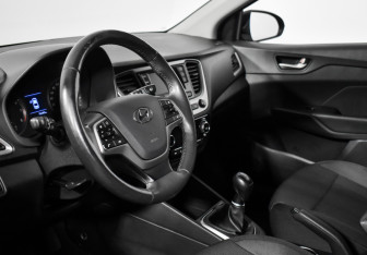 Подержанный автомобиль Hyundai Solaris Sedan 2017 года (9 фото)